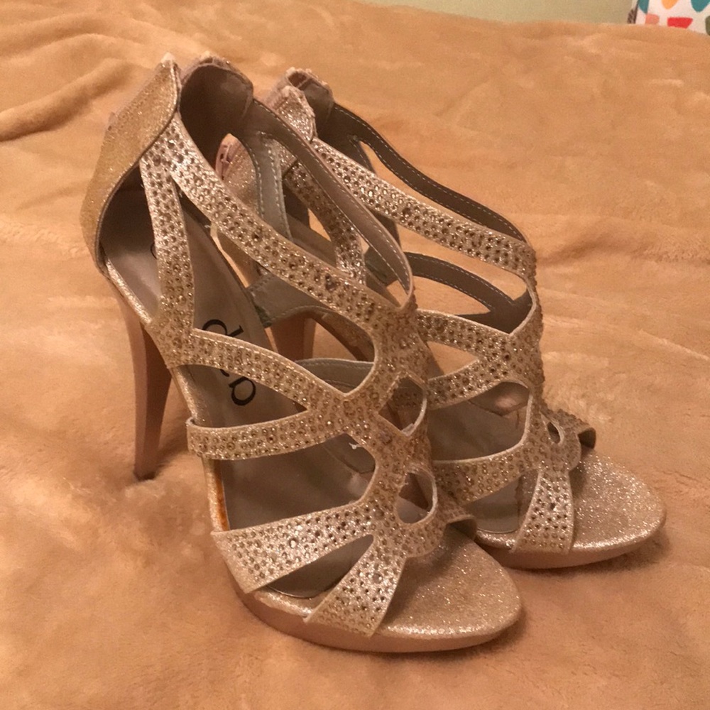 Deb sparkling heels